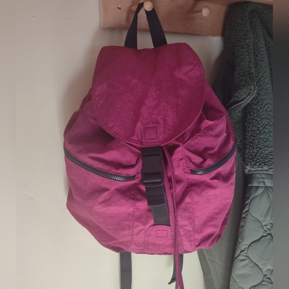 BAGGU Handbags - Baggu sport backpack